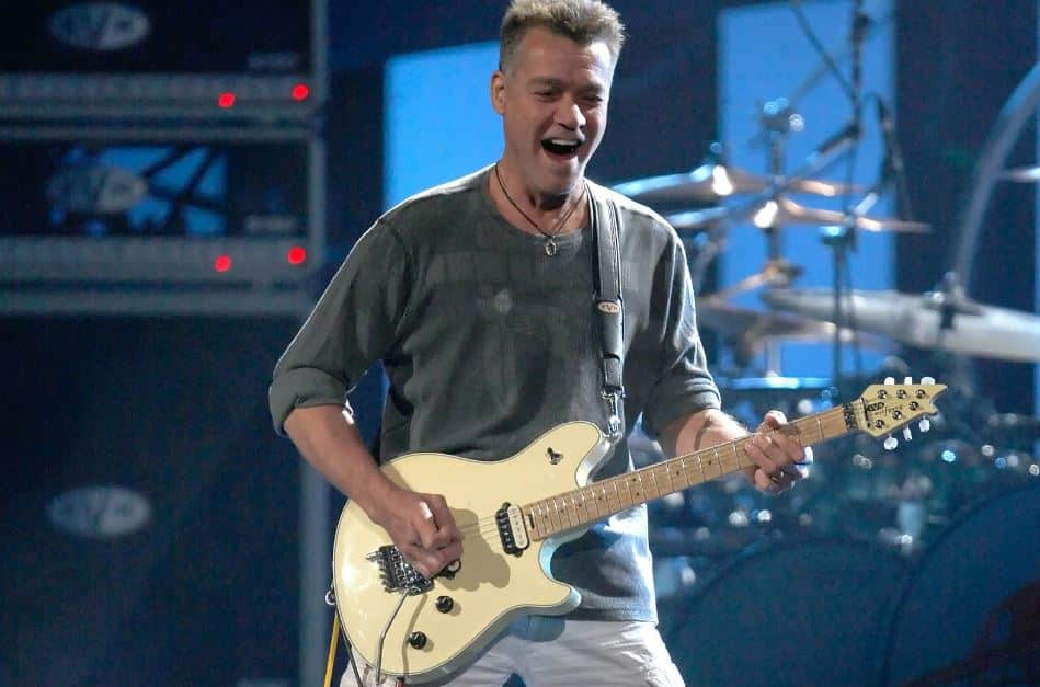 10 Electric Guitar Players to Inspire You